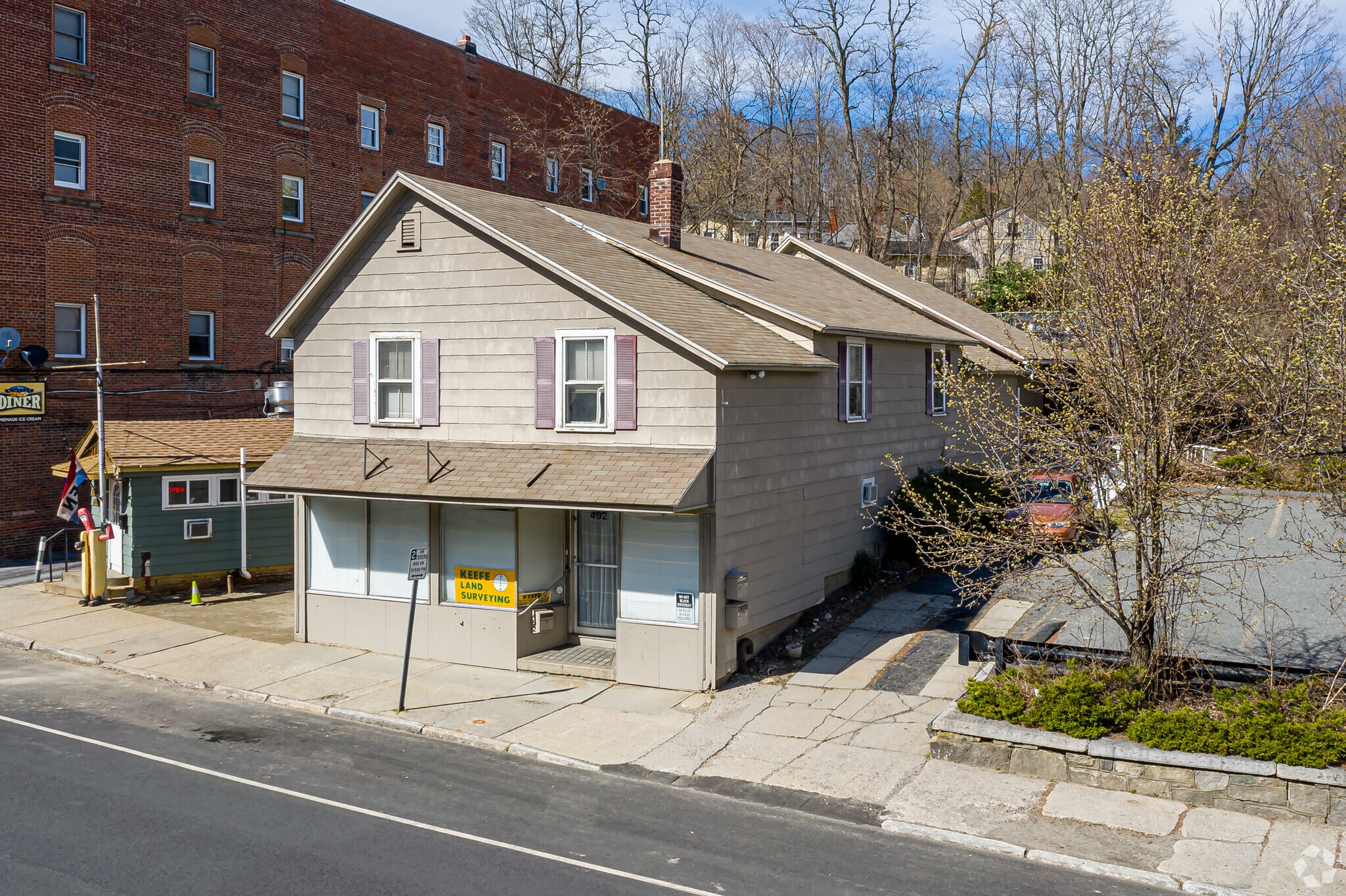 492 Main St, Winsted, CT for sale Primary Photo- Image 1 of 1