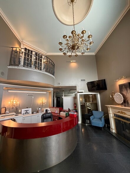 4645 Tinker Diagonal St, Oklahoma City, OK for sale - Lobby - Image 3 of 56