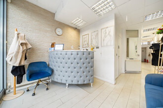 1-18 Hampden Sq, London for lease Interior Photo- Image 2 of 3