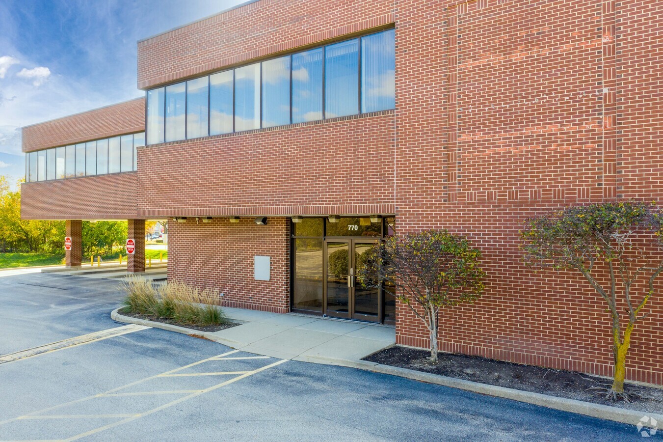 1155 W Dundee Rd