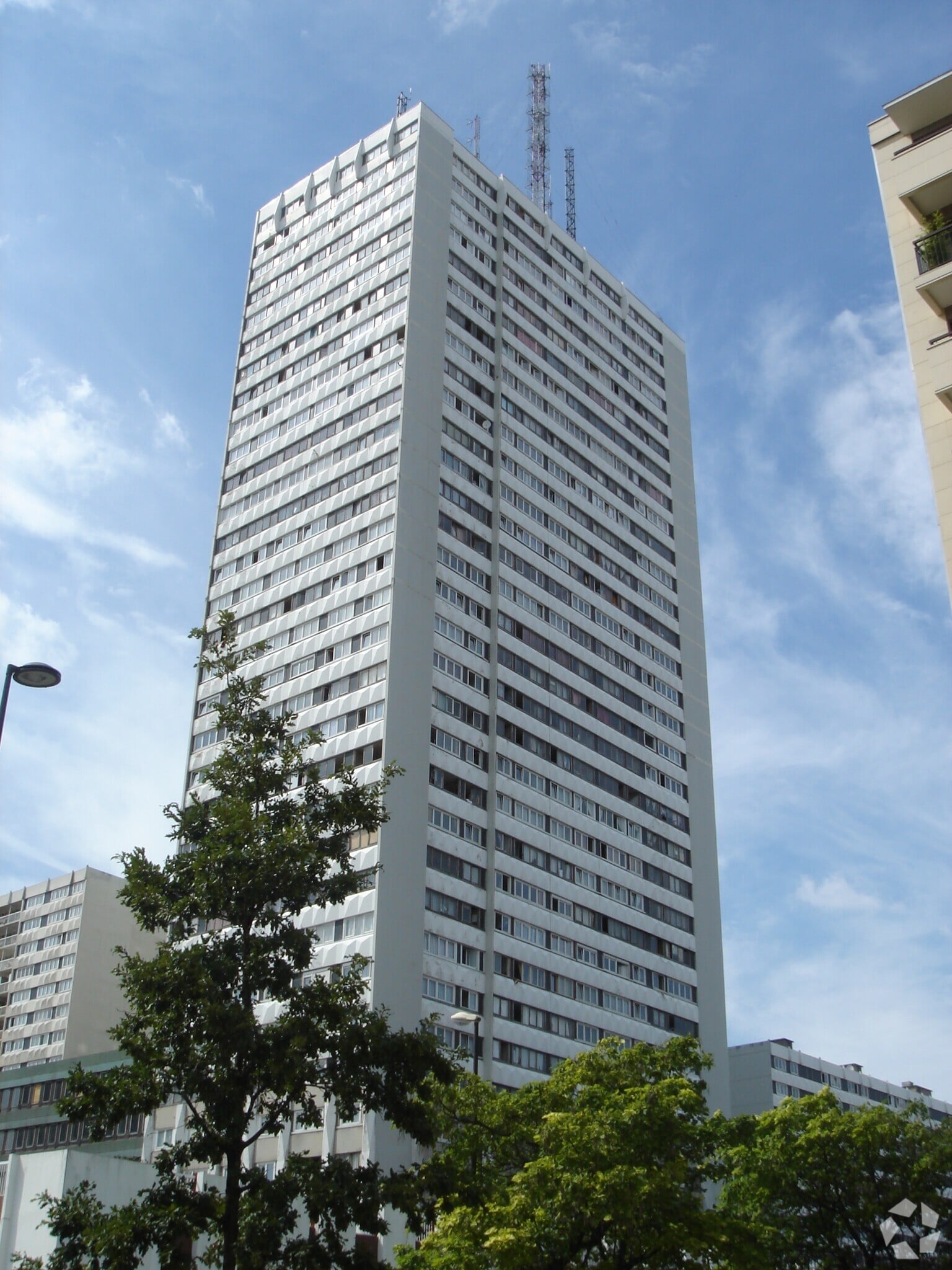 Flex in Bagnolet for lease Primary Photo- Image 1 of 10
