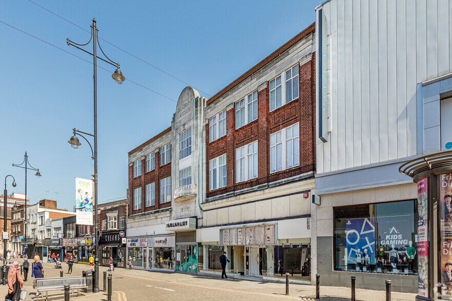 1-32 Quadrant Arcade, Romford for lease - Primary Photo - Image 1 of 4