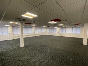 4-10 The Quadrant, Abingdon for lease Interior Photo- Image 2 of 2