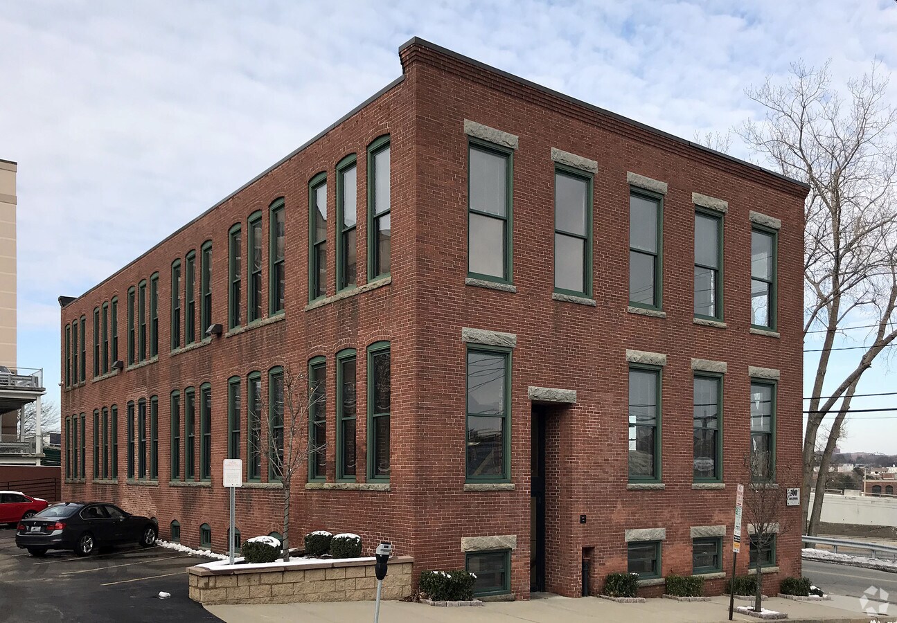 300 W Exchange St, Providence, RI 02903