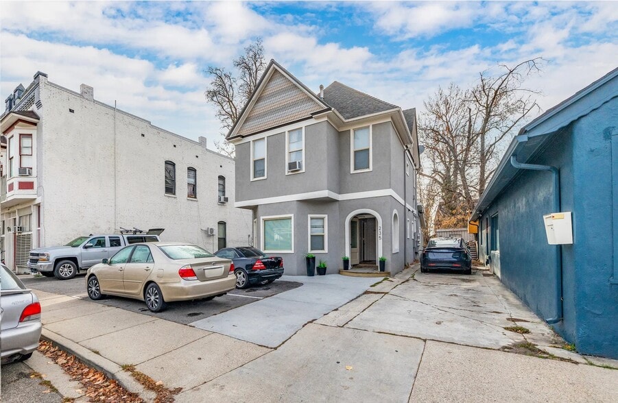 235 E Warm Springs Ave, Boise, ID for sale - Building Photo - Image 2 of 9