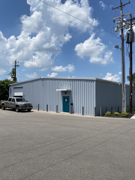 790 Compton Rd, Cincinnati, OH for lease - Building Photo - Image 2 of 2