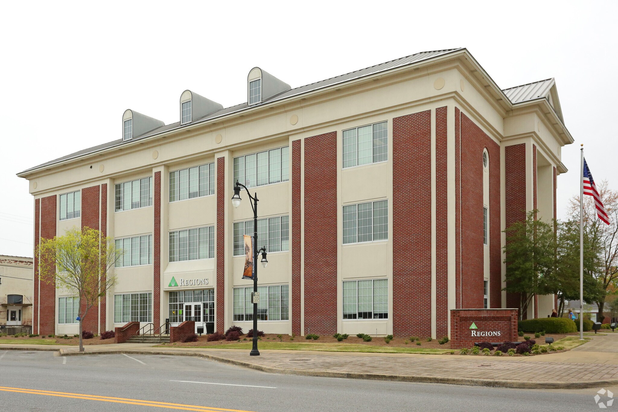 200 Broad St, Gadsden, AL for lease Building Photo- Image 1 of 8