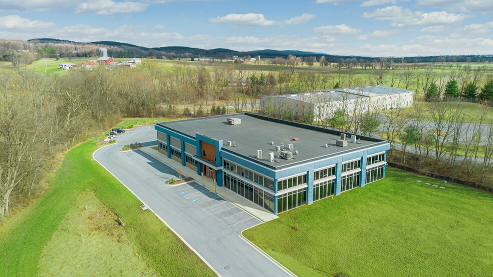 4102 Harvard Pl, Frederick, MD for sale - Building Photo - Image 2 of 10