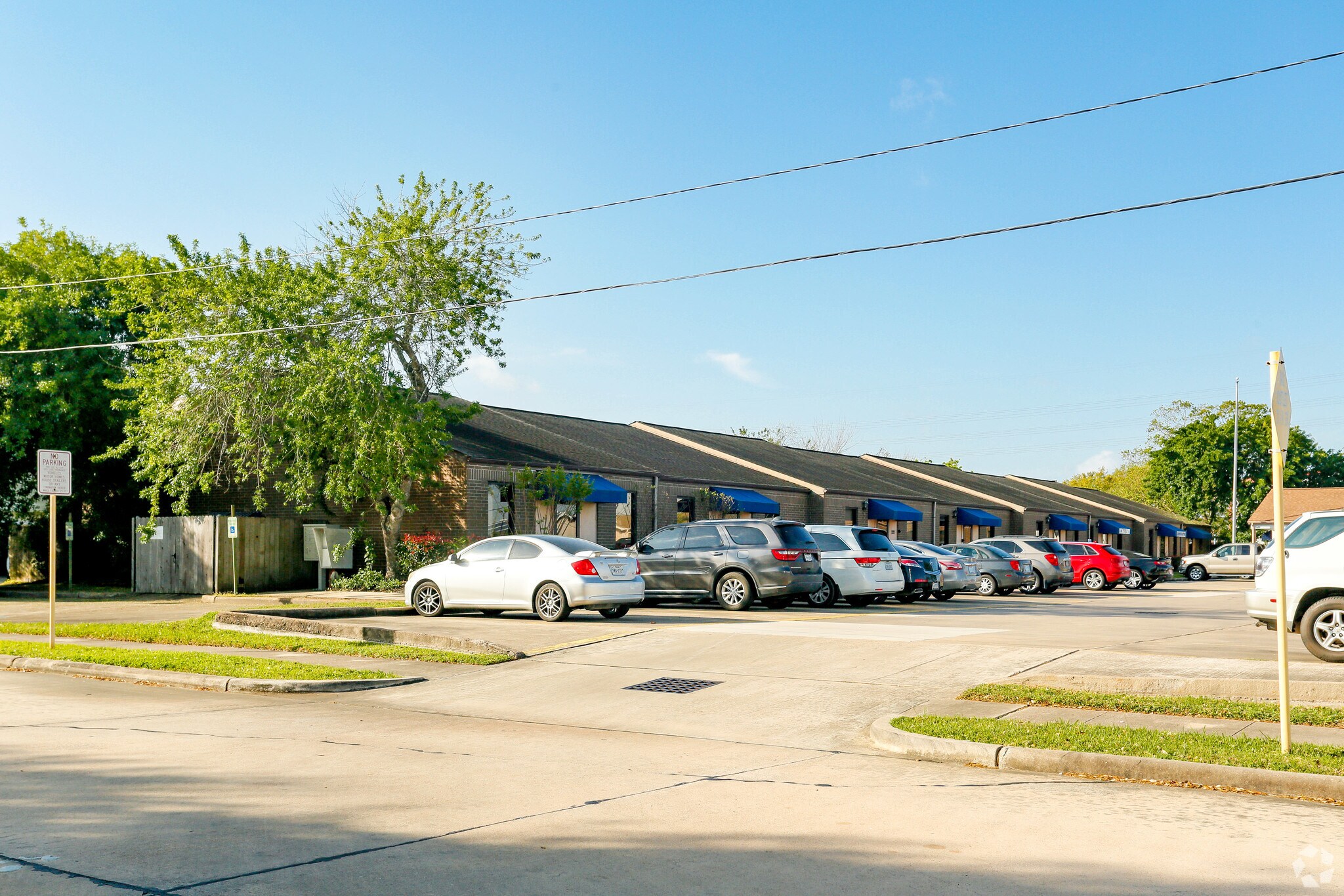 18096 Kings Row, Houston, TX for sale Building Photo- Image 1 of 1