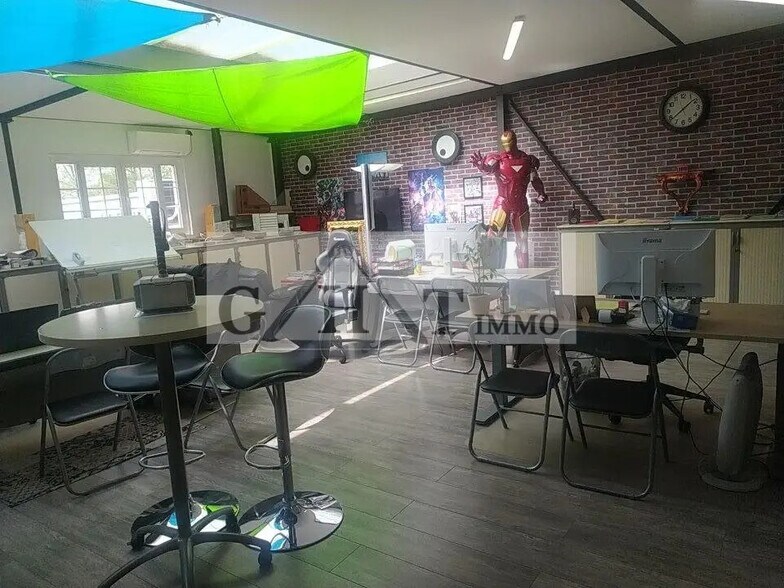 Industrial in Chelles for sale - Interior Photo - Image 3 of 9