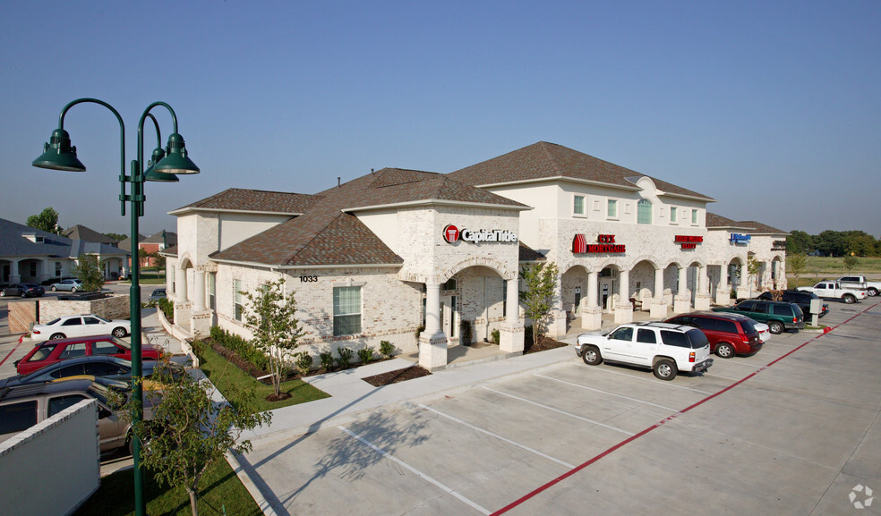 1033 Long Prairie Rd, Flower Mound, TX for lease - Building Photo - Image 1 of 30