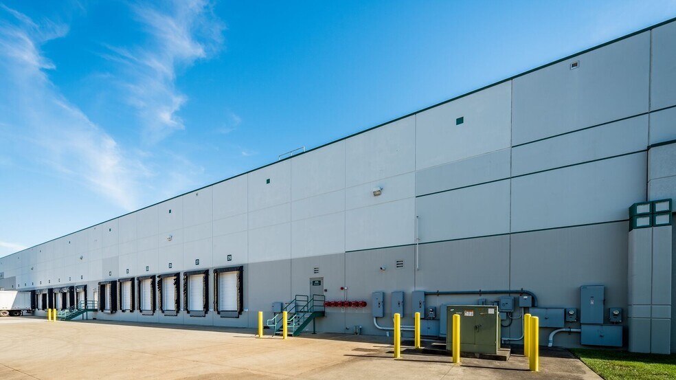 2939-2979 Crescentville Rd, West Chester, OH for lease - Building Photo - Image 2 of 4