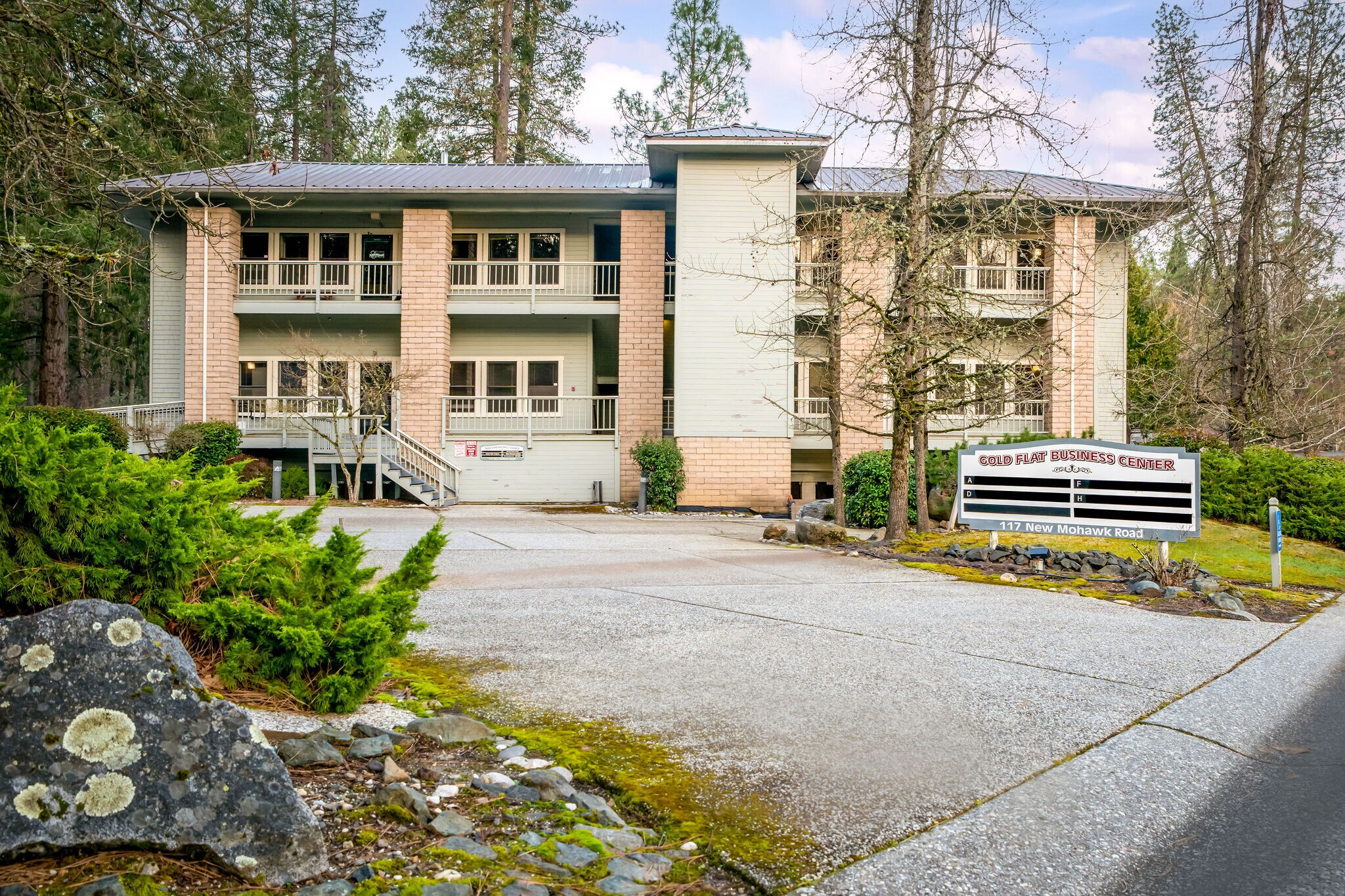117 New Mohawk Rd, Nevada City, CA for lease Primary Photo- Image 1 of 28