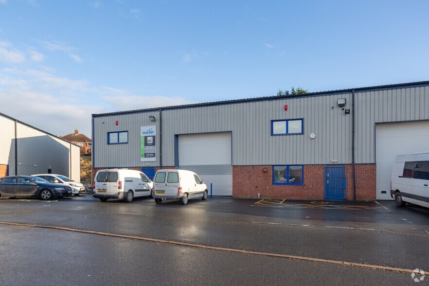 Galveston Grove, Stoke On Trent for lease - Building Photo - Image 2 of 3