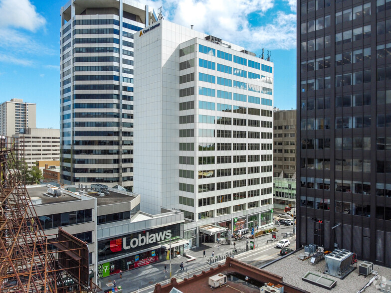 2 St Clair Ave E, Toronto, ON for lease - Primary Photo - Image 1 of 5