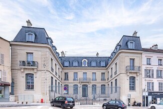 More details for 12 Place Du Grand Martroy, Pontoise - Office for Lease