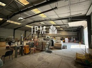 Flex in Aix-en-Provence for lease Interior Photo- Image 1 of 6