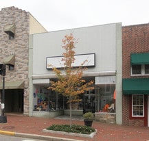 102 W Main St, Elkton MD - Storefront Property