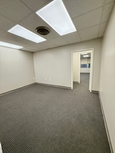 2400 Poplar Ave, Memphis, TN for lease Interior Photo- Image 1 of 3