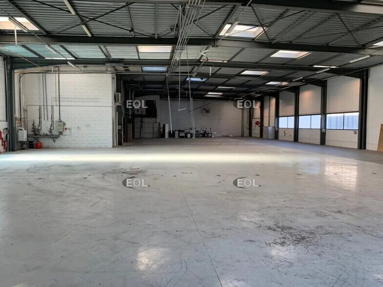 Industrial in Chaponnay for lease - Interior Photo - Image 3 of 14