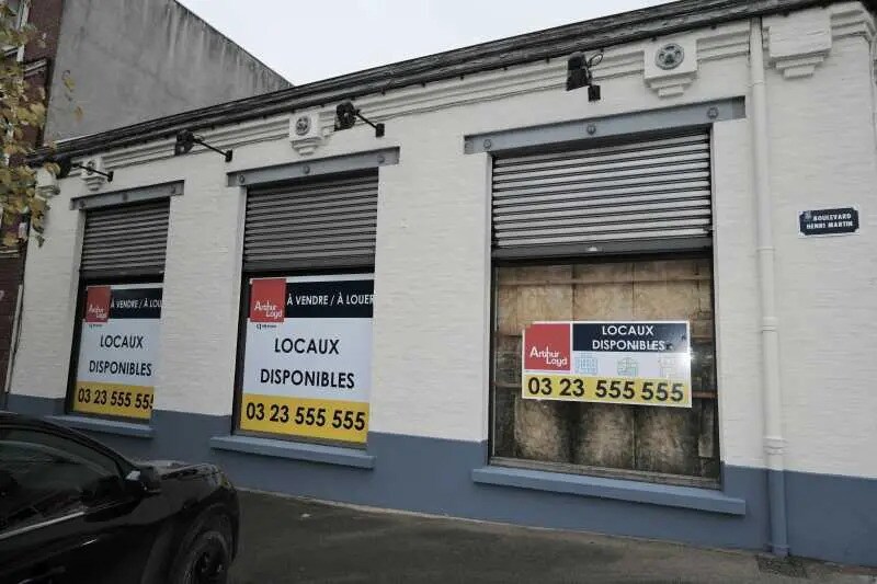 Retail in Saint-Quentin for lease - Building Photo - Image 2 of 3