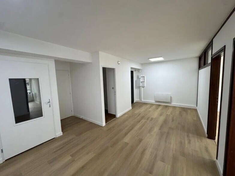 Office in Metz for lease - Building Photo - Image 2 of 7