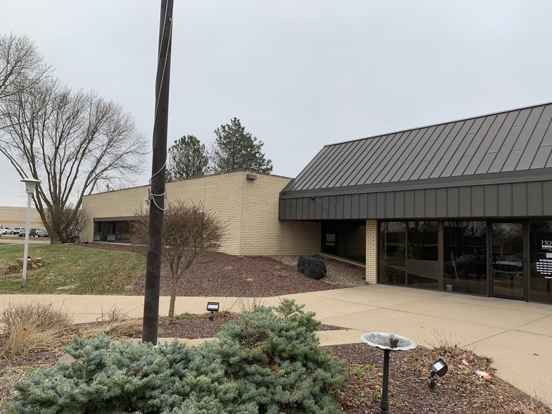 4240 Hickory Ln, Sioux City, IA for lease - Building Photo - Image 2 of 30