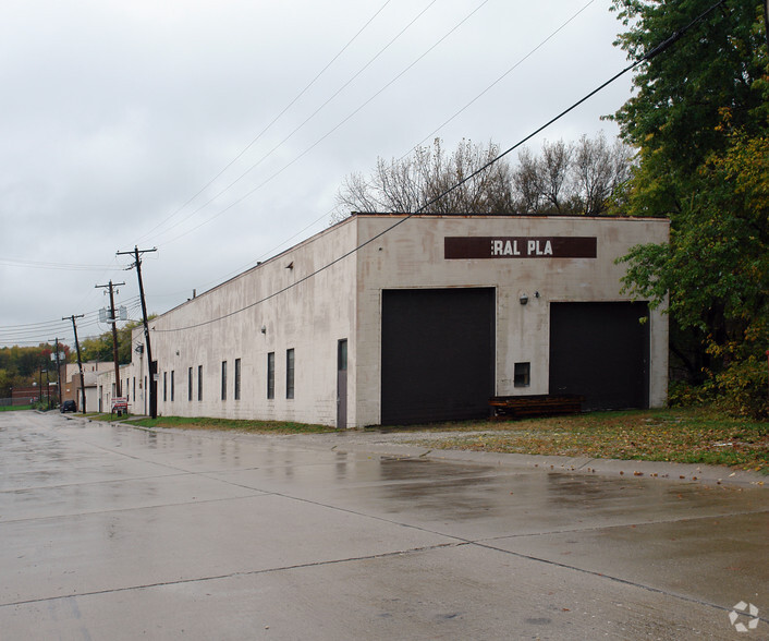 1050 Eagon St, Barberton, OH for lease - Primary Photo - Image 1 of 4