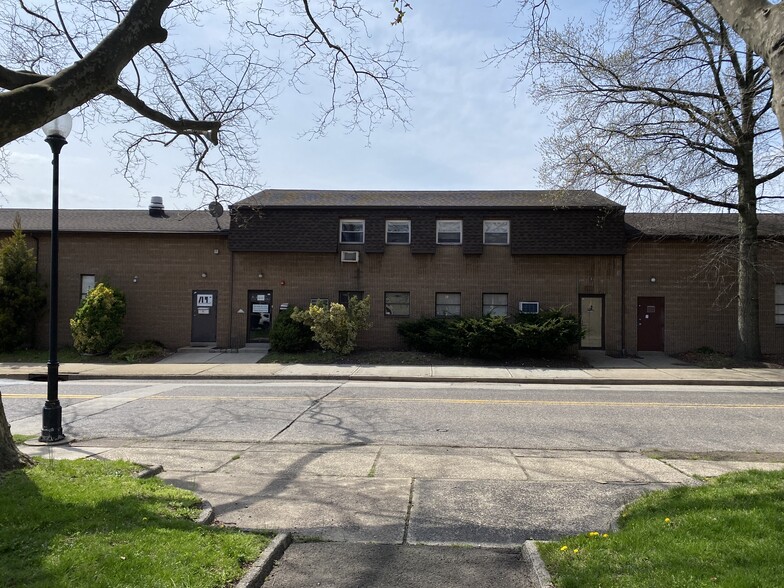 2 Main St, Ridgefield Park, NJ for sale - Building Photo - Image 1 of 1