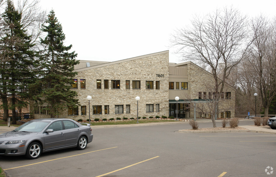 11601 Minnetonka Mills Rd, Hopkins, MN for sale - Primary Photo - Image 1 of 1