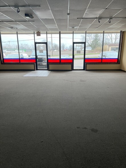 2593-2605 Needmore Rd, Dayton, OH for lease - Building Photo - Image 2 of 4
