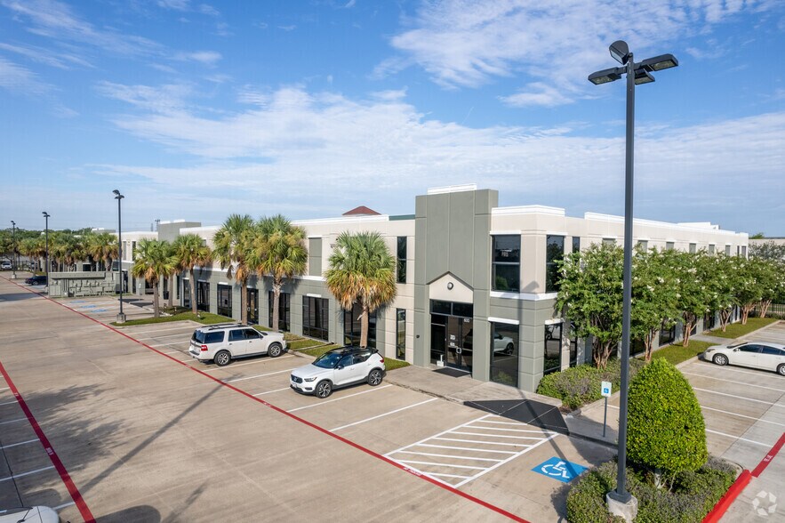 16969 Texas Ave, ster, TX 77598 Corporate Center ster