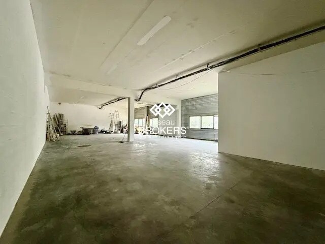 Industrial in Taverny for lease - Interior Photo - Image 2 of 2