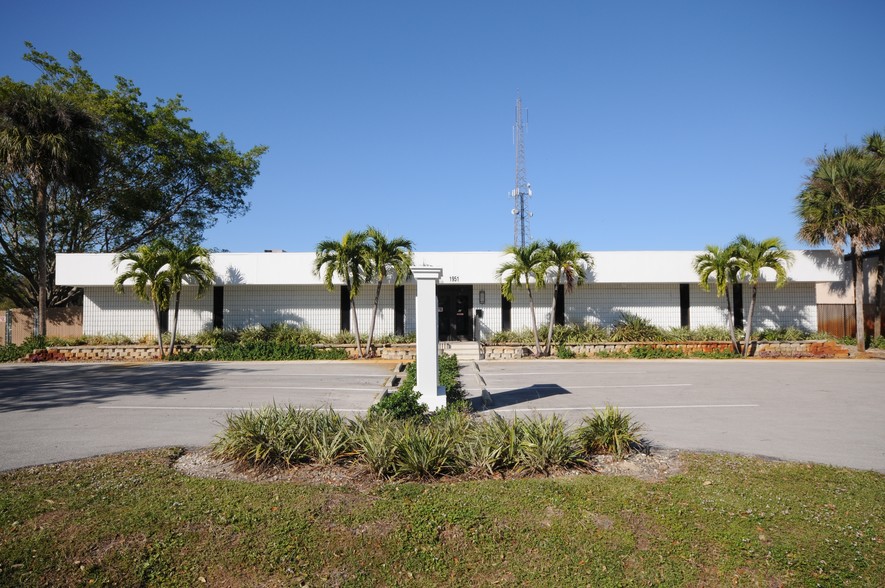 1951 J And C Blvd, Naples, FL for sale - Building Photo - Image 1 of 1