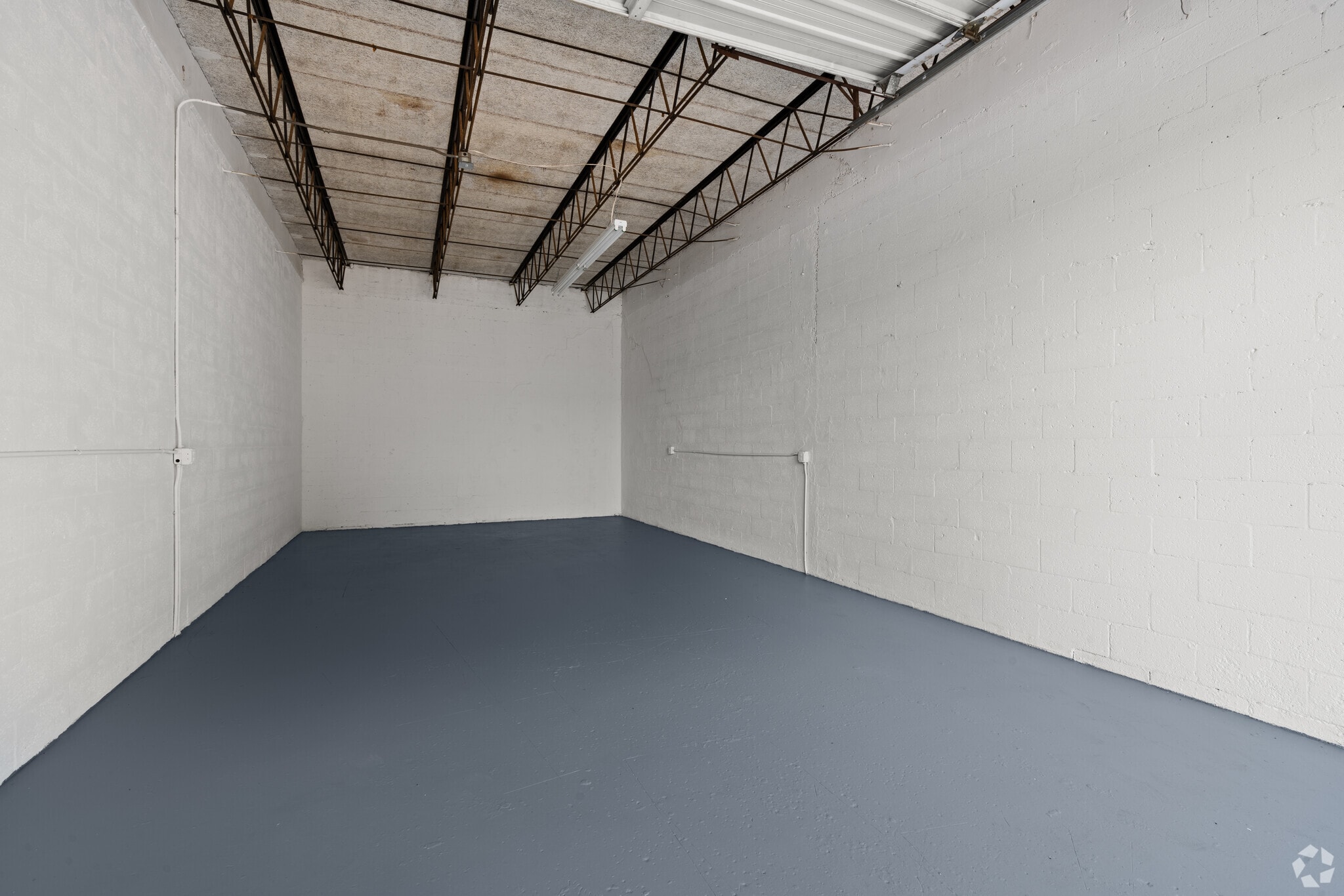 3161-3181 NE 5th Ave, Oakland Park, FL for lease Interior Photo- Image 1 of 2