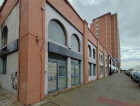 Retail in Santander, Cantabria for lease Interior Photo- Image 2 of 2