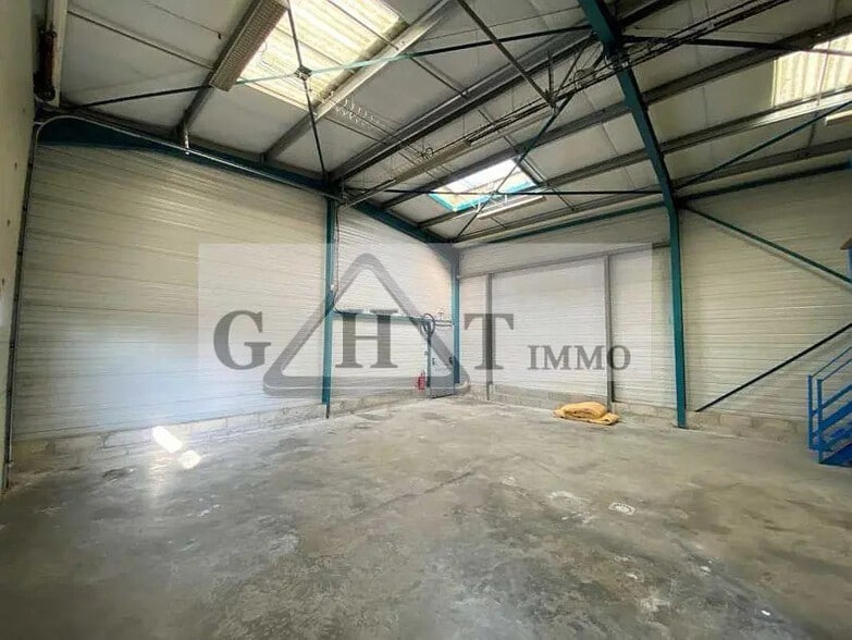 Industrial in Marcoussis for lease - Interior Photo - Image 2 of 6