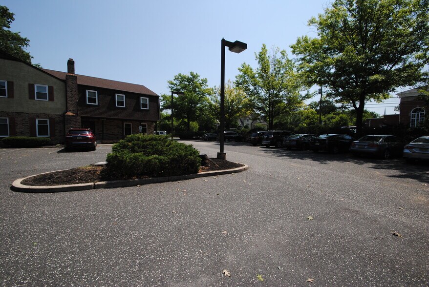 302 N Washington Ave, Moorestown, NJ for sale - Building Photo - Image 1 of 1