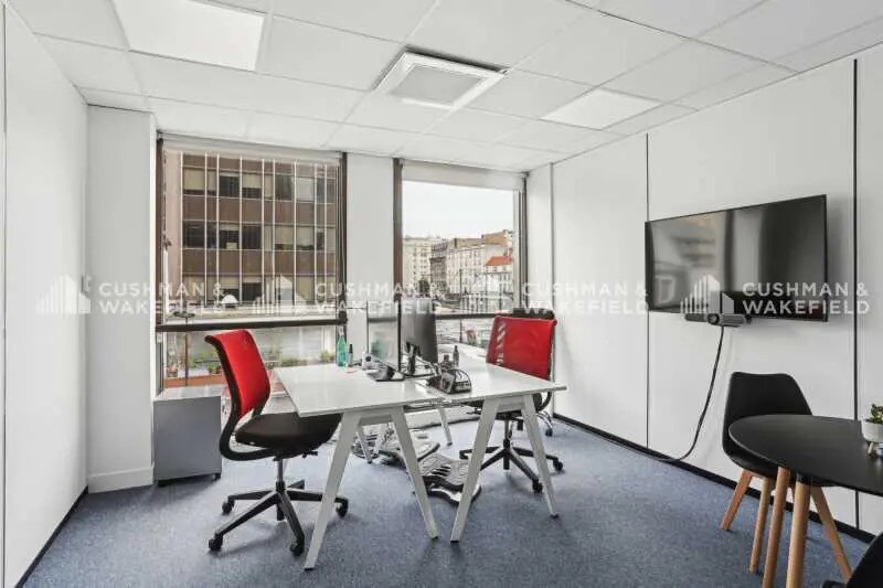 Office in Neuilly-sur-Seine for lease - Interior Photo - Image 3 of 13