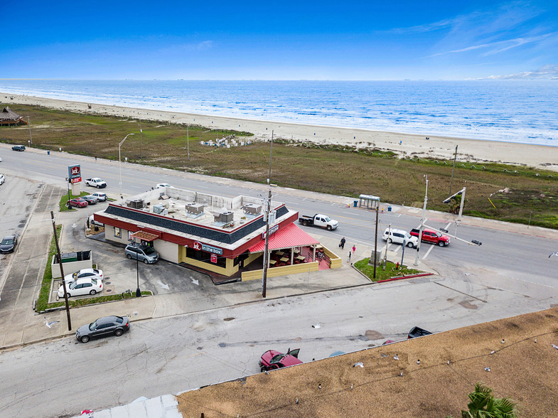 920 Seawall Blvd, Galveston, TX for lease - Aerial - Image 3 of 9