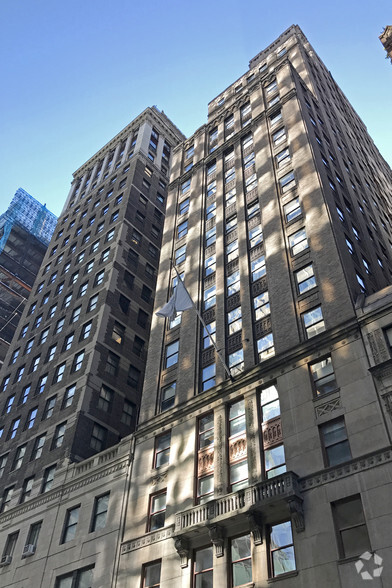 315 Madison Ave, New York, NY for lease - Building Photo - Image 3 of 14