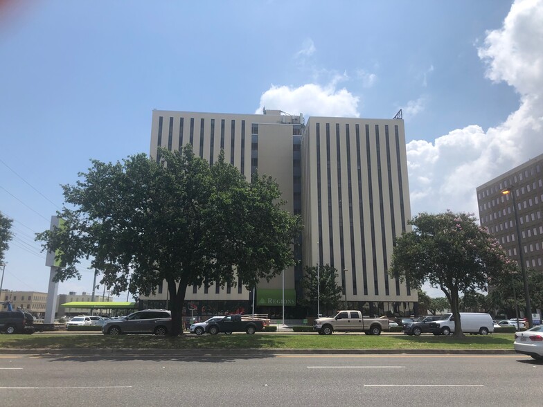 3525 N Causeway Blvd, Metairie, LA for lease - Building Photo - Image 2 of 12