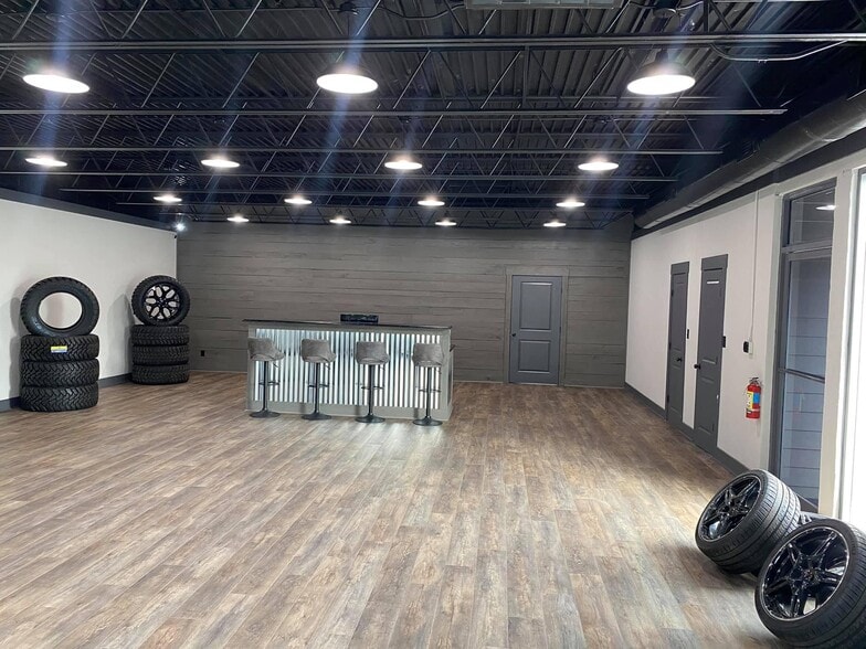 1201 N Ashley St, Valdosta, GA for sale - Building Photo - Image 3 of 65