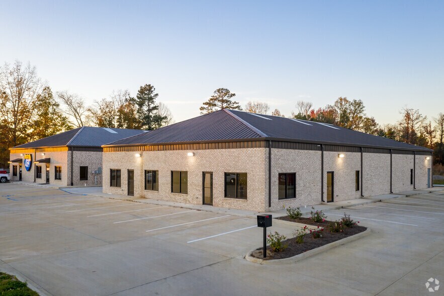 3981 Pine Ln SE, Bessemer, AL 35022