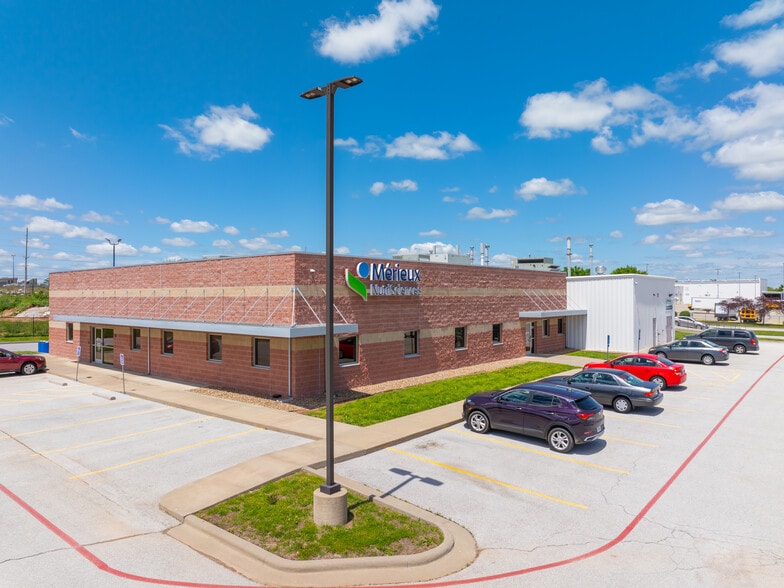 2835 N Oak Grove Ave, Springfield, MO for sale - Building Photo - Image 2 of 12