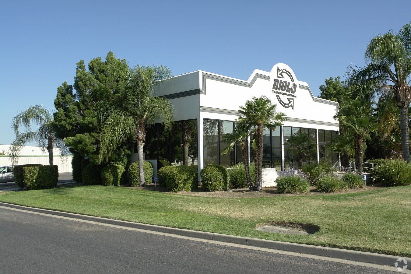 635 N Plaza Dr, Visalia, CA 93291