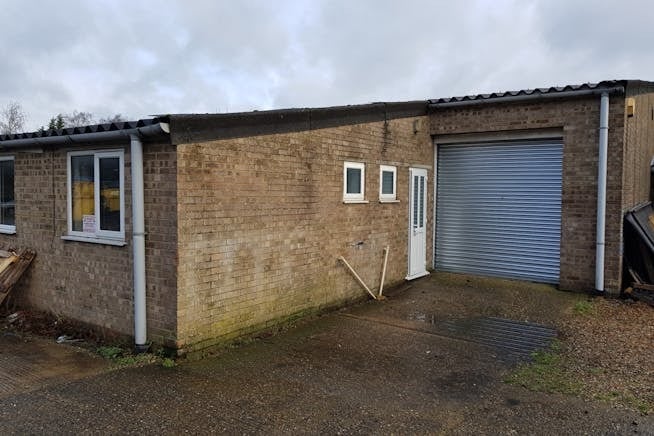 42 Leyton Av, Mildenhall for lease - Primary Photo - Image 1 of 2