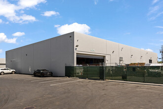 2323-2335 Industrial Pky W, Hayward, CA for lease Building Photo- Image 2 of 5