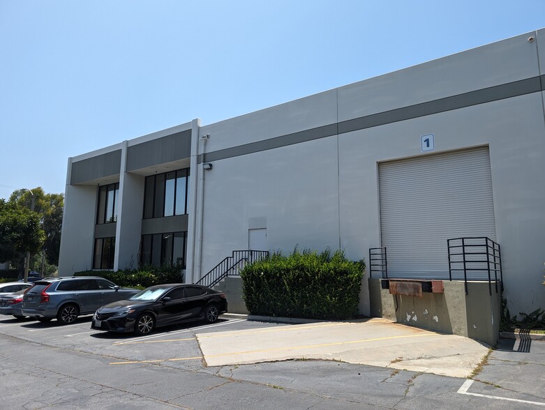 9420 Chivers Ave, Sun Valley, CA for lease - Building Photo - Image 2 of 8