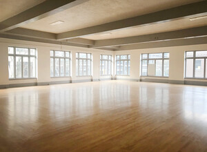 1036 W Burnside St, Portland, OR for lease Interior Photo- Image 1 of 2